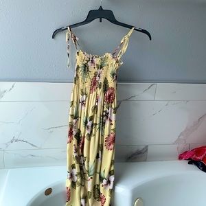 Beautiful yellow floral dress from Hawaii! Perfect condition worn once